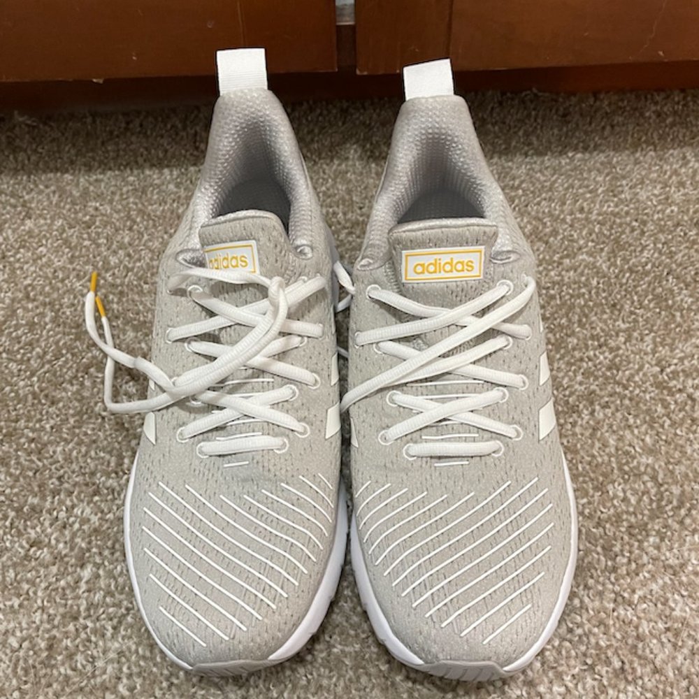 adidas running shoes NWOT sz 10